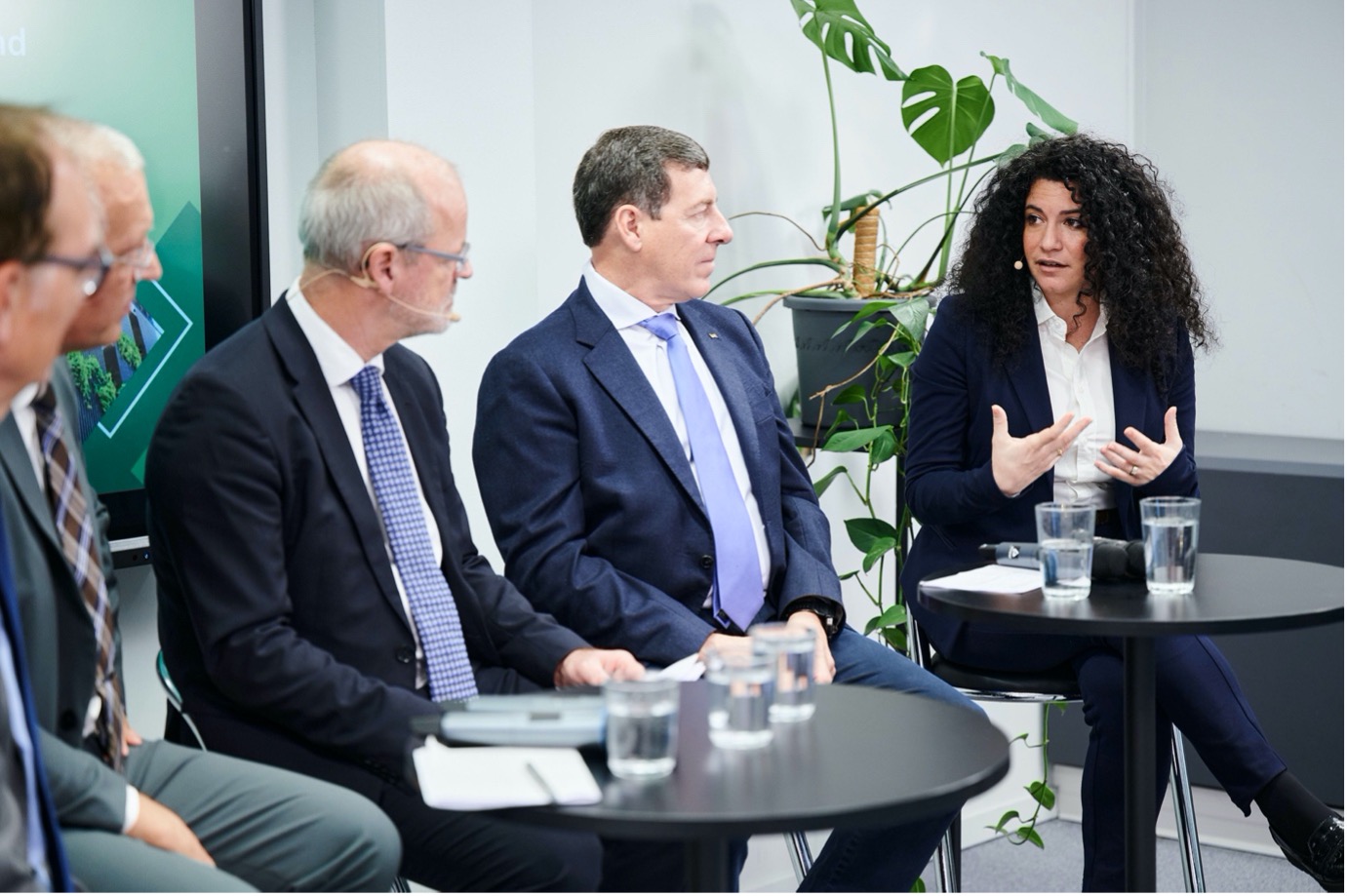Karsten Kathage (DIBt, center) and the participants of the second panel delving into the global reach of ETAs.